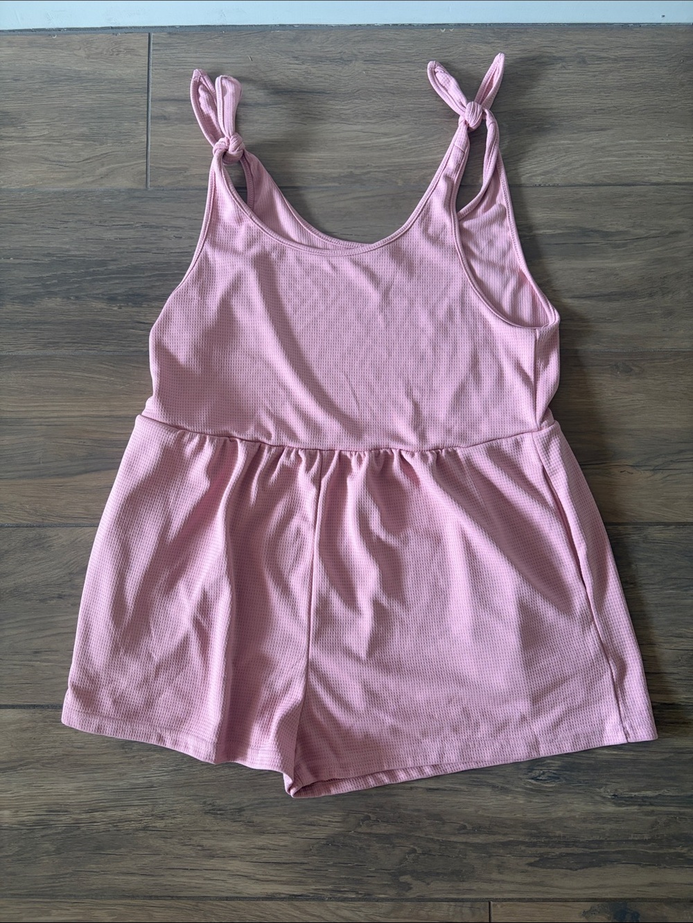 BRAND NEW, WITHOUT TAGS Emery Rose Romper.